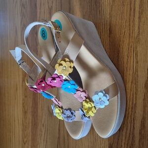 Sophia Milano Flowers Leather Wedge Peep Toe Strap Sandals size8 NWOB